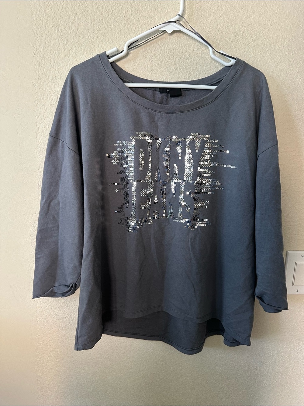 DKNY women's Gray Sequin Graphic Long Sleeve Top size XL/ NWOT 1010